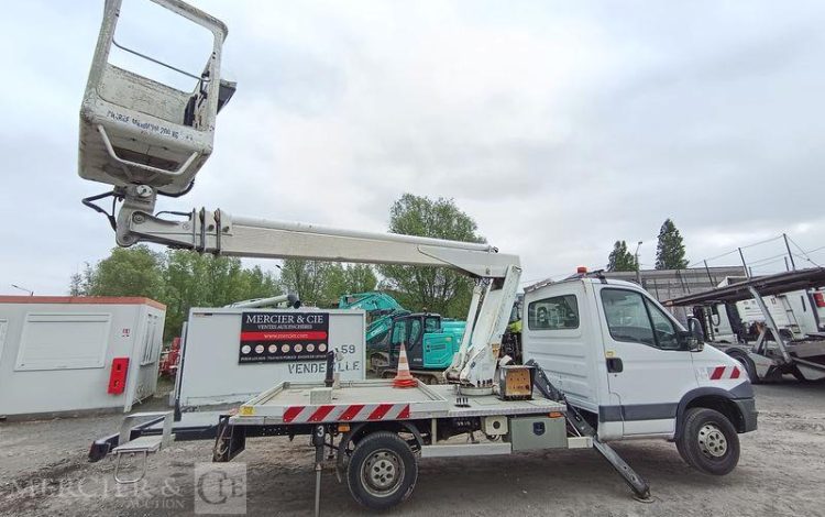 MULTITEL DAILY AVEC NACELLE MULTITEL 160ALU 16M  DB-618-YT