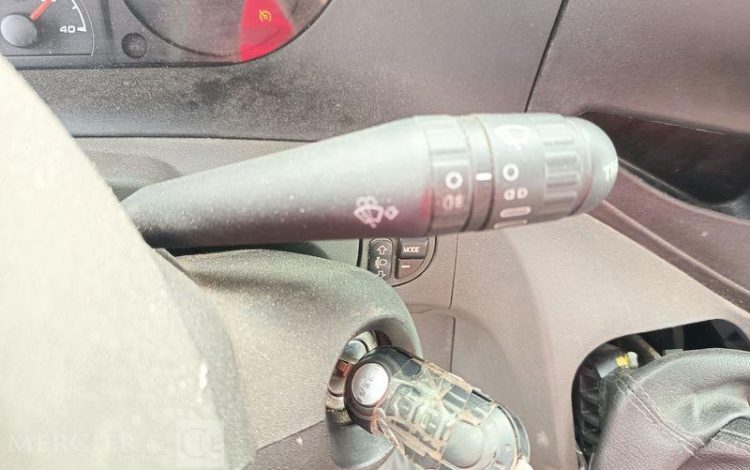 IVECO DAILY 35S11 AVEC NACELLE GSR 179T 18M – DIESEL – 2852 HEURES – ANNEE 2013 ROUGE DB-683-LQ