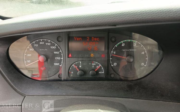 IVECO DAILY 35S11 AVEC NACELLE GSR 179T 18M – DIESEL – 2852 HEURES – ANNEE 2013 ROUGE DB-683-LQ