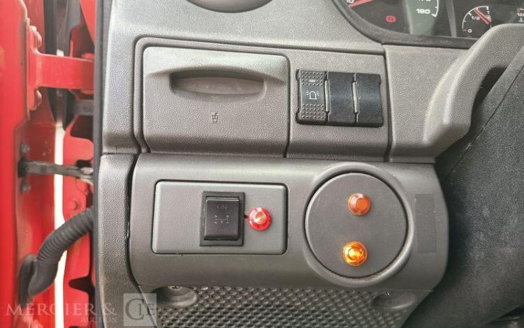 IVECO DAILY 35S11 AVEC NACELLE GSR 179T 18M – DIESEL – 2852 HEURES – ANNEE 2013 ROUGE DB-683-LQ