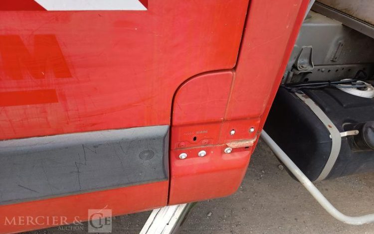 IVECO DAILY 35S11 AVEC NACELLE GSR 179T 18M – DIESEL – 2852 HEURES – ANNEE 2013 ROUGE DB-683-LQ