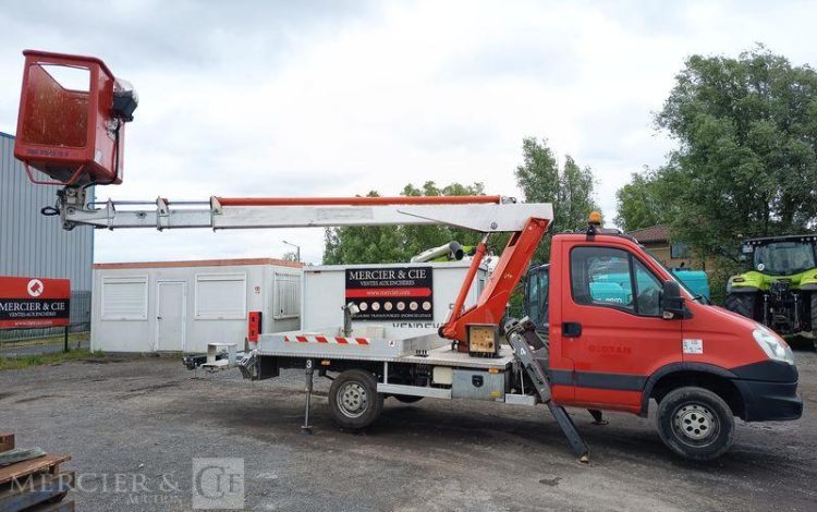 IVECO IS35 AVEC NACELLE  MULTITEL MT202DS 16M  DD-556-AF