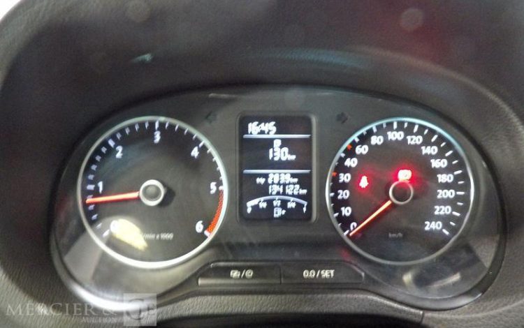 VOLKSWAGEN POLO 1.6 TDI 90 BLUEMOTION LIFE GRIS DE-420-DD