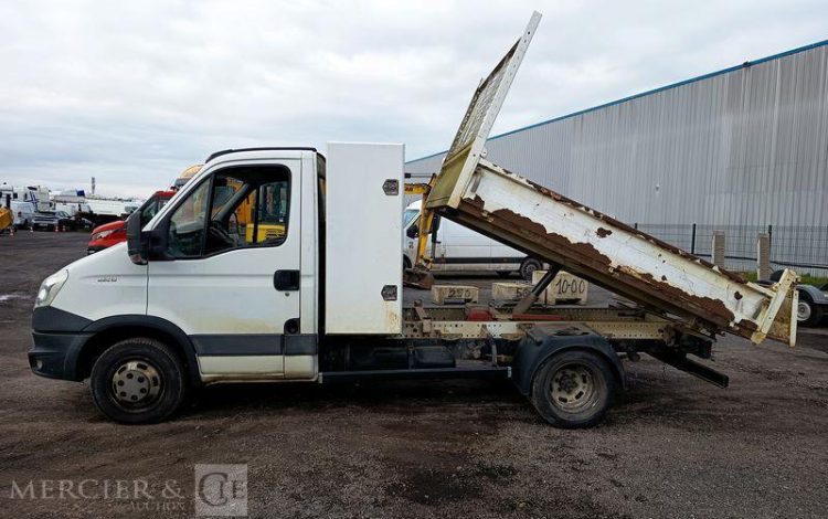 IVECO 35C15.6 BENNE SIMPLE CABINE COFFRE  DH-387-QF