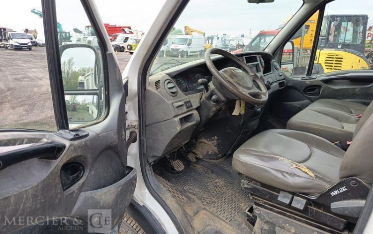 IVECO 35C15.6 BENNE SIMPLE CABINE COFFRE  DH-387-QF