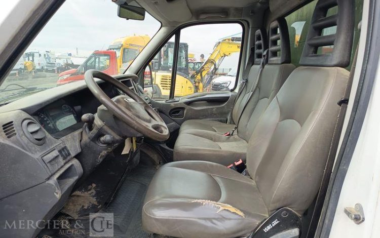 IVECO 35C15.6 BENNE SIMPLE CABINE COFFRE  DH-387-QF