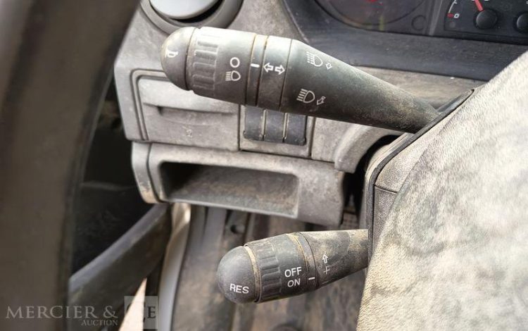 IVECO 35C15.6 BENNE SIMPLE CABINE COFFRE  DH-387-QF