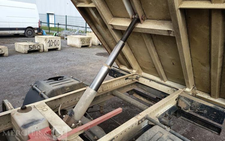 IVECO 35C15.6 BENNE SIMPLE CABINE COFFRE  DH-387-QF