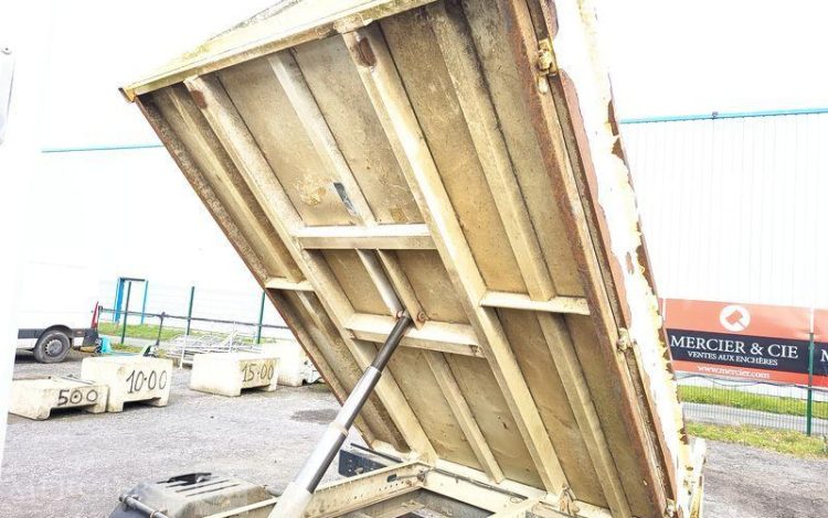 IVECO 35C15.6 BENNE SIMPLE CABINE COFFRE  DH-387-QF