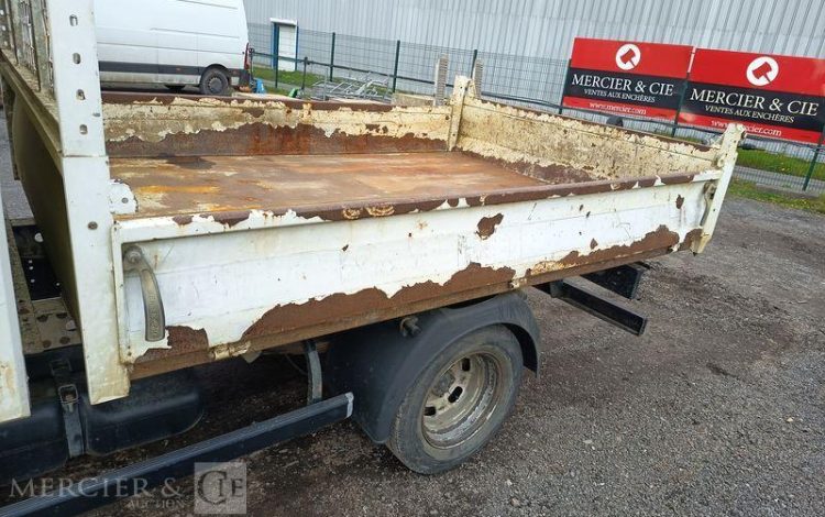 IVECO 35C15.6 BENNE SIMPLE CABINE COFFRE  DH-387-QF