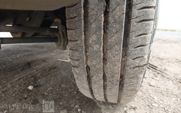 IVECO 35C15.6 BENNE SIMPLE CABINE COFFRE  DH-387-QF