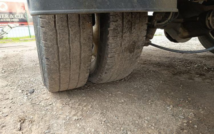 IVECO 35C15.6 BENNE SIMPLE CABINE COFFRE  DH-387-QF