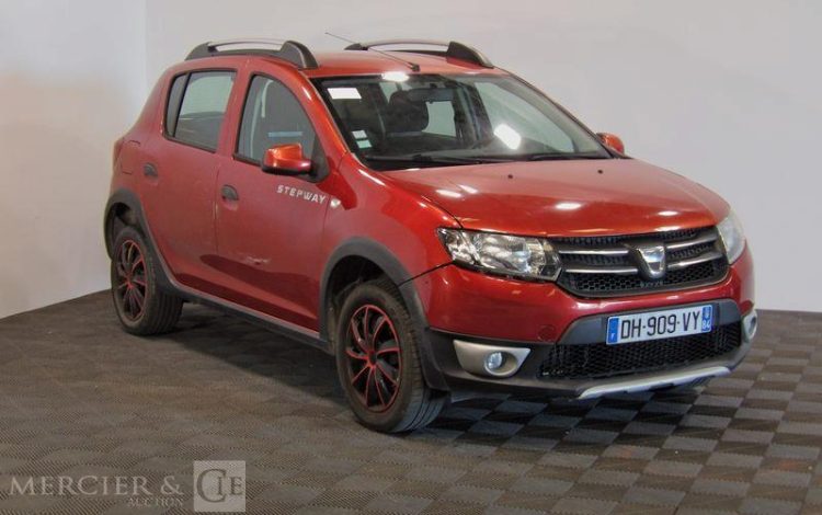 DACIA SANDERO STEPWAY 1.5 DCI 90CH PRESTIGE ROUGE DH-909-VY