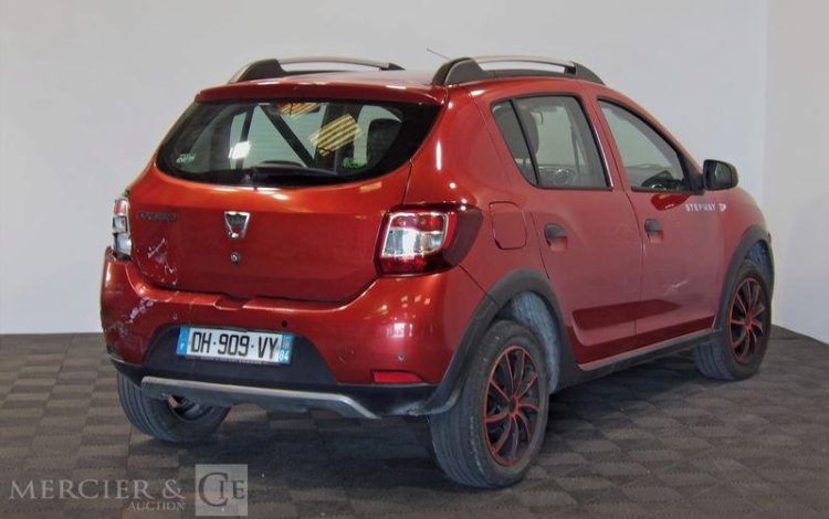 DACIA SANDERO STEPWAY 1.5 DCI 90CH PRESTIGE ROUGE DH-909-VY