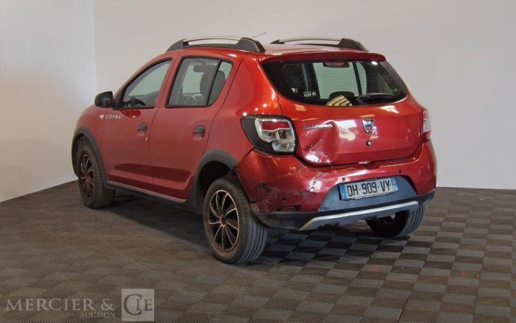 DACIA SANDERO STEPWAY 1.5 DCI 90CH PRESTIGE ROUGE DH-909-VY