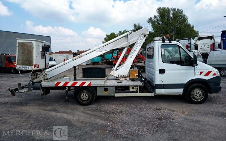 MULTITEL DAILY AVEC NACELLE MULTITEL 160ALU 16M  DK-084-KY