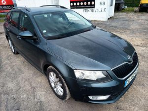 SKODA OCTAVIA COMBI  DK-482-QL