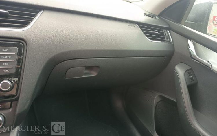 SKODA OCTAVIA COMBI  DK-482-QL