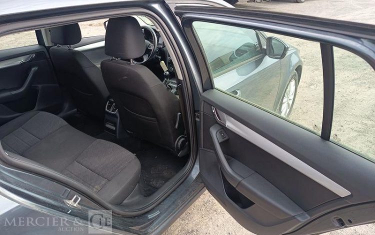 SKODA OCTAVIA COMBI  DK-482-QL