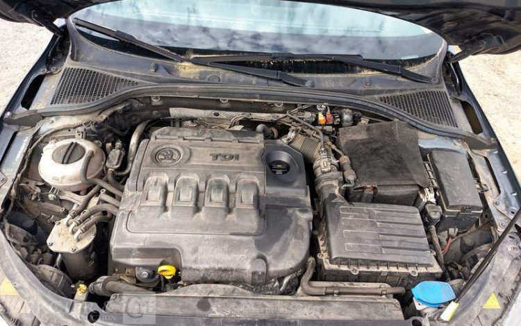 SKODA OCTAVIA COMBI  DK-482-QL