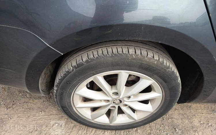 SKODA OCTAVIA COMBI  DK-482-QL