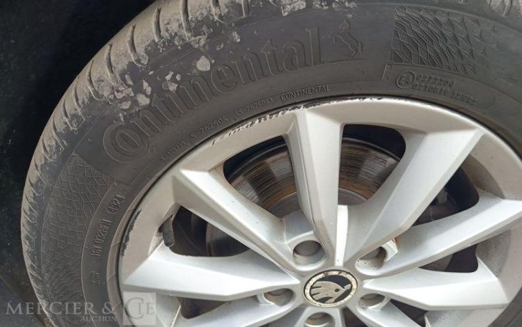 SKODA OCTAVIA COMBI  DK-482-QL