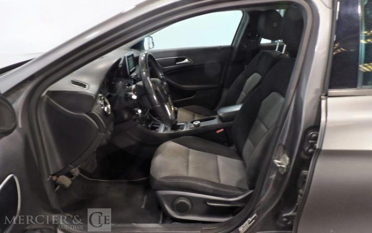 MERCEDES GLA 1.5 180 CDI 110CH INTUITION GRIS DT-355-PJ