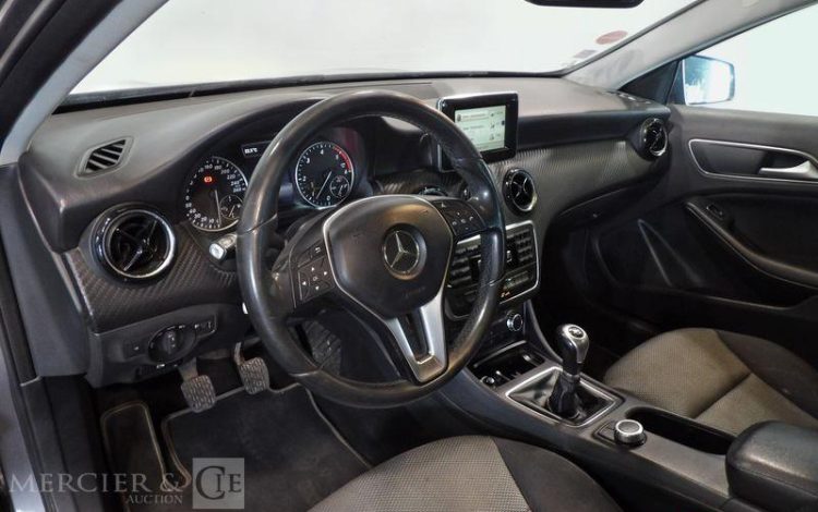 MERCEDES GLA 1.5 180 CDI 110CH INTUITION GRIS DT-355-PJ