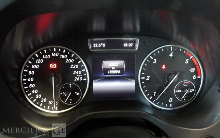 MERCEDES GLA 1.5 180 CDI 110CH INTUITION GRIS DT-355-PJ