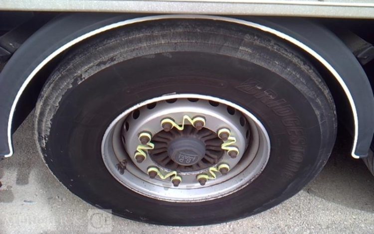 FRUEHAUF SEMI REMORQUE HAYON 3 ESSIEUX PTAC 38T  EA-490-ZR