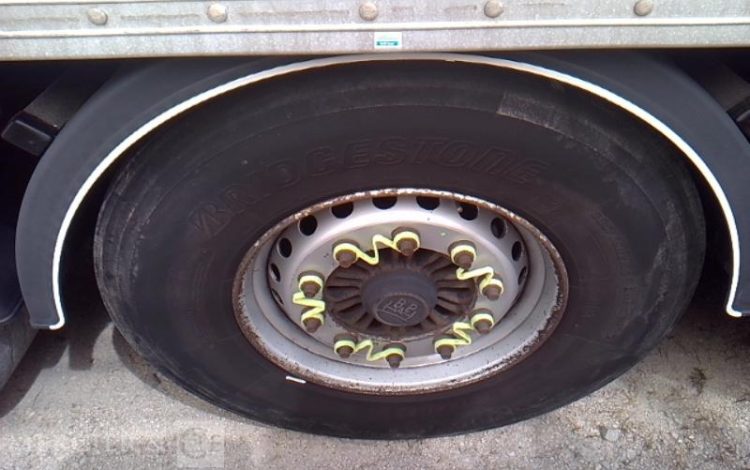 FRUEHAUF SEMI REMORQUE HAYON 3 ESSIEUX PTAC 38T  EA-490-ZR