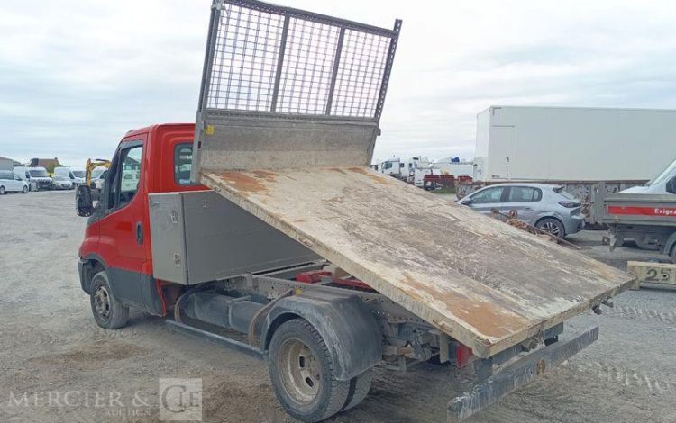 IVECO 35C13 BENNE SIMPLE CABINE COFFRE  EB-046-HV