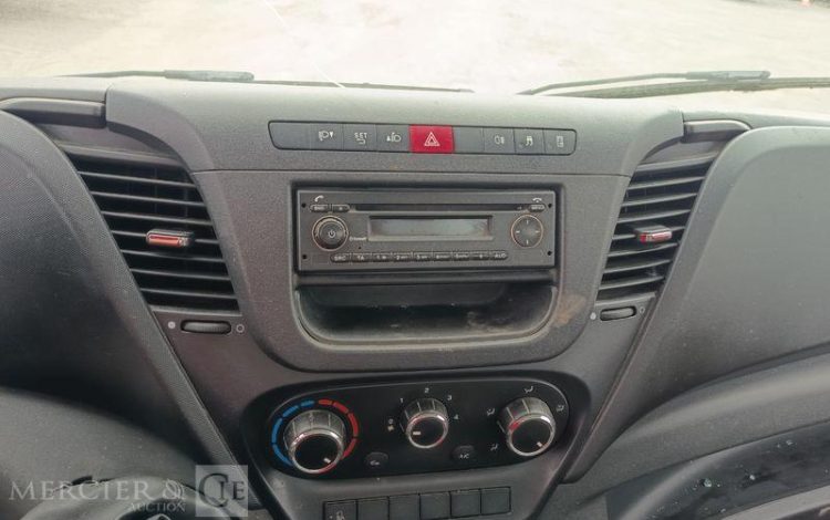 IVECO 35C13 BENNE SIMPLE CABINE COFFRE  EB-046-HV