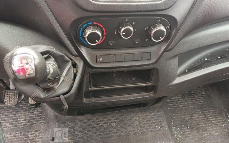 IVECO 35C13 BENNE SIMPLE CABINE COFFRE  EB-046-HV