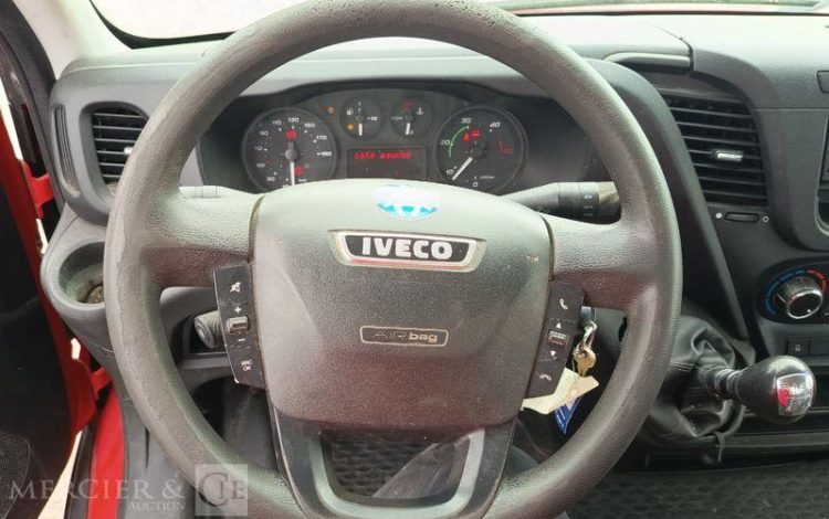 IVECO 35C13 BENNE SIMPLE CABINE COFFRE  EB-046-HV