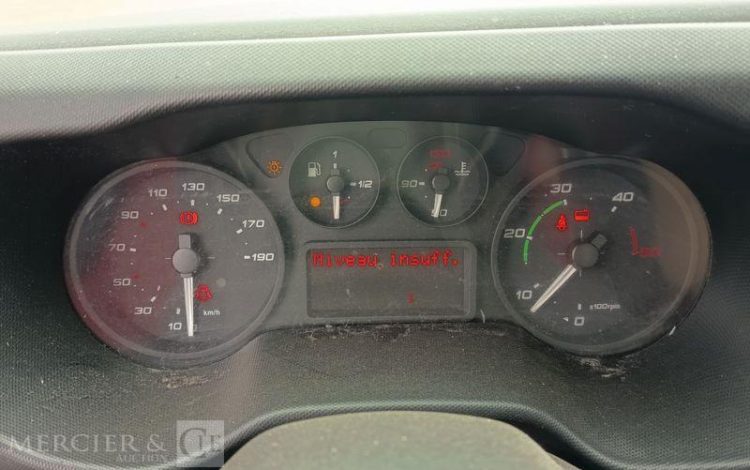 IVECO 35C13 BENNE SIMPLE CABINE COFFRE  EB-046-HV