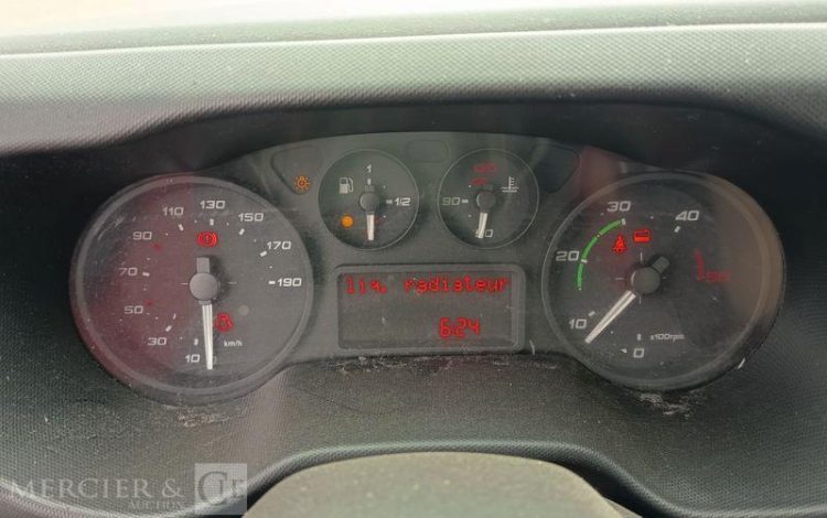 IVECO 35C13 BENNE SIMPLE CABINE COFFRE  EB-046-HV