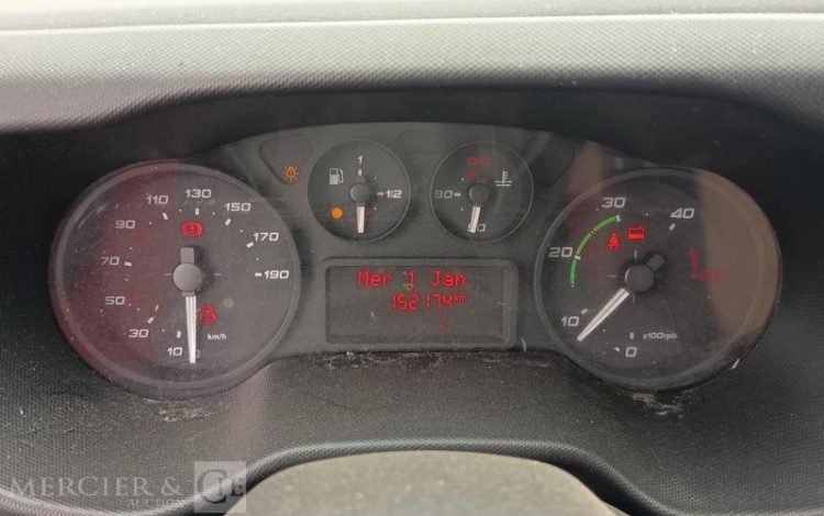 IVECO 35C13 BENNE SIMPLE CABINE COFFRE  EB-046-HV