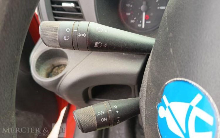 IVECO 35C13 BENNE SIMPLE CABINE COFFRE  EB-046-HV