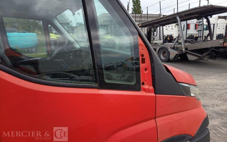 IVECO 35C13 BENNE SIMPLE CABINE COFFRE  EB-046-HV