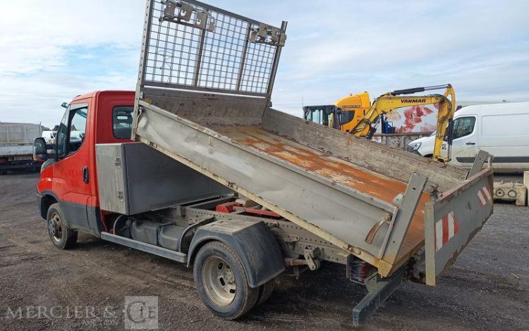 IVECO 35C13 BENNE SIMPLE CABINE COFFRE  EB-218-GW