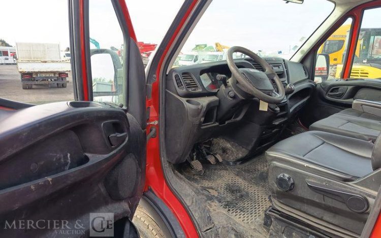 IVECO 35C13 BENNE SIMPLE CABINE COFFRE  EB-218-GW