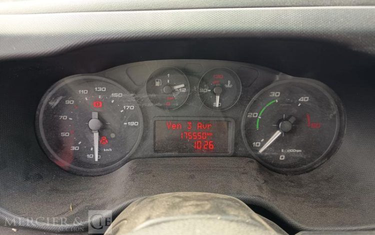 IVECO 35C13 BENNE SIMPLE CABINE COFFRE  EB-218-GW