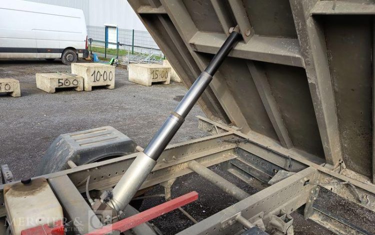 IVECO 35C13 BENNE SIMPLE CABINE COFFRE  EB-218-GW