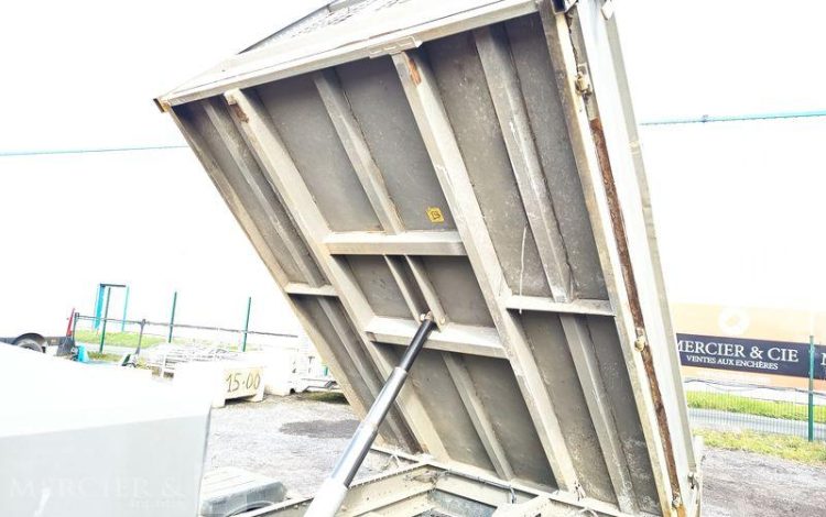 IVECO 35C13 BENNE SIMPLE CABINE COFFRE  EB-218-GW