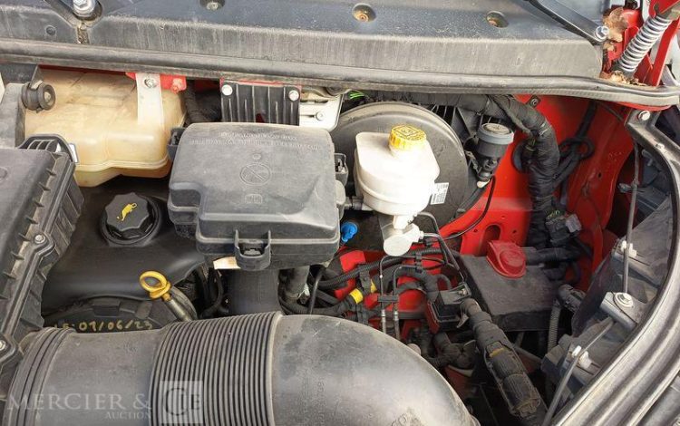 IVECO 35C13 BENNE SIMPLE CABINE COFFRE  EB-218-GW