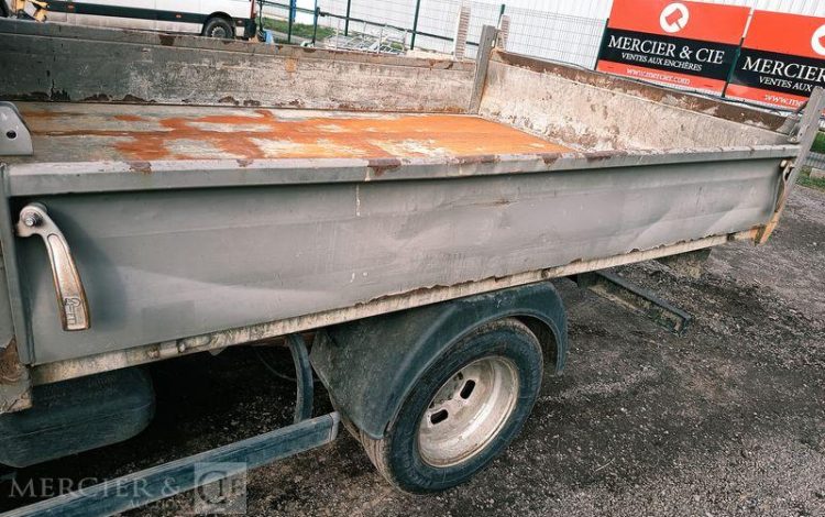 IVECO 35C13 BENNE SIMPLE CABINE COFFRE  EB-218-GW