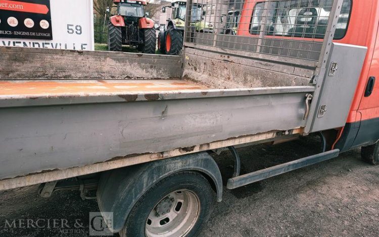 IVECO 35C13 BENNE SIMPLE CABINE COFFRE  EB-218-GW