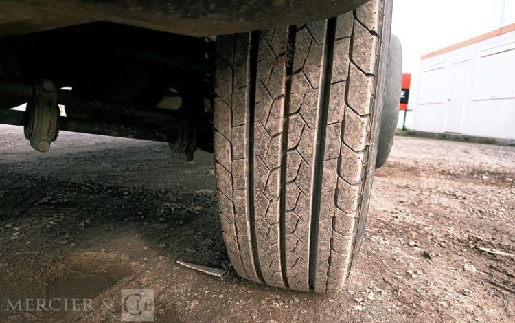 IVECO 35C13 BENNE SIMPLE CABINE COFFRE  EB-218-GW