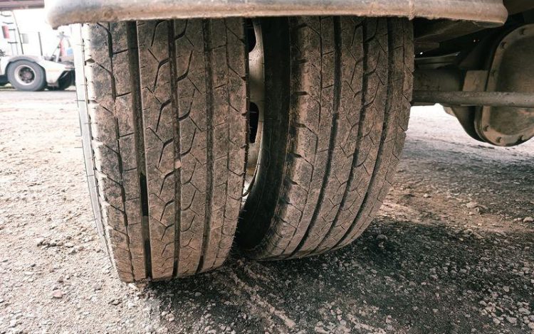 IVECO 35C13 BENNE SIMPLE CABINE COFFRE  EB-218-GW